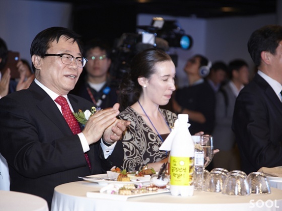 술을 섞어 마신다고 숙취가 일어나는 것은 아니다