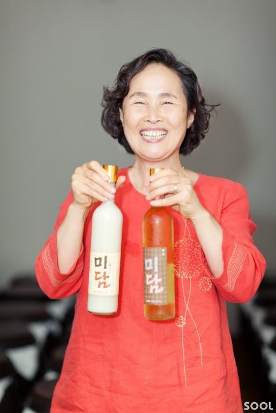 “한여름 불타는 아스팔트 위에 벌거벗고 서 있는 것”