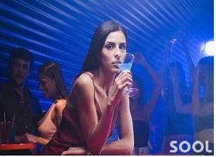술잔 잡는 손을 보면 성격이 보인다