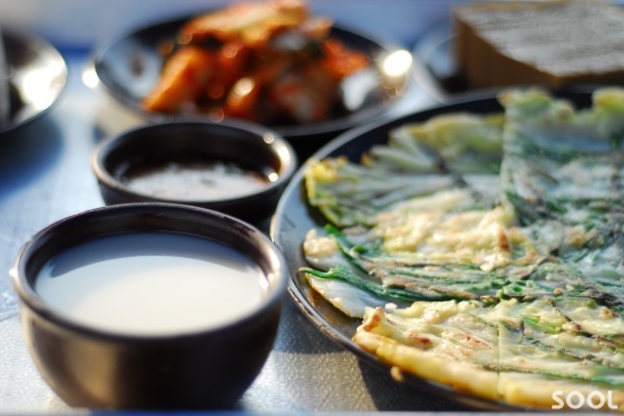 아침 꽃을 저녁에 줍다