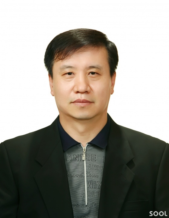 신문을 보는 사람, 세상을 안다