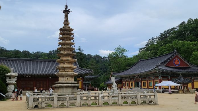 1월정사 팔각구층탑