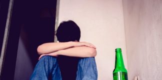 코로나19 사회적 거리두기, 위험 음주자에겐 더 위험