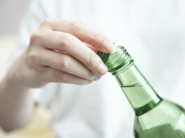 애주가인 줄 알았는데, 알고 보니 알코올 의존증 환자?